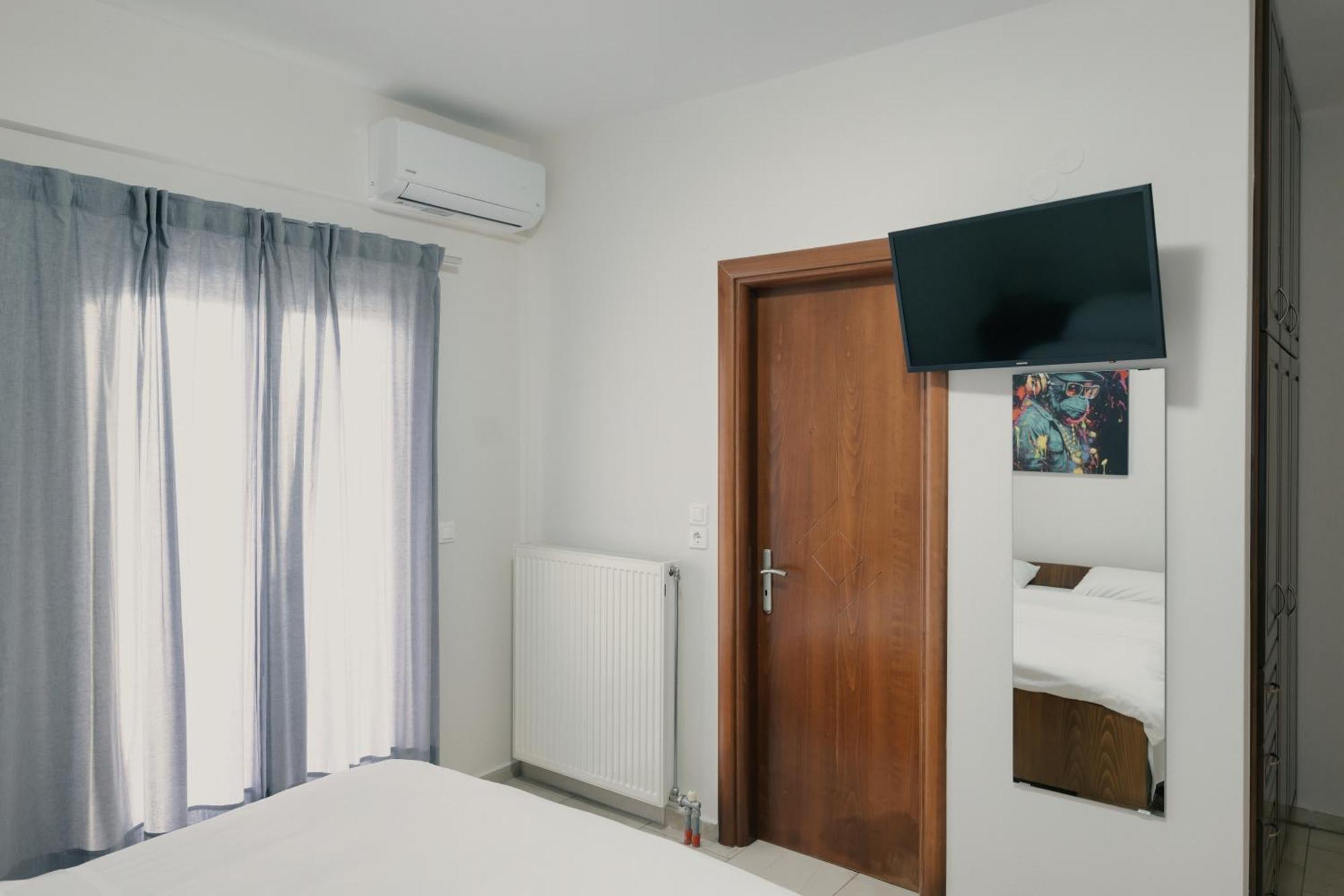 O Fotis Studios & Apartments Ioannina Exterior photo