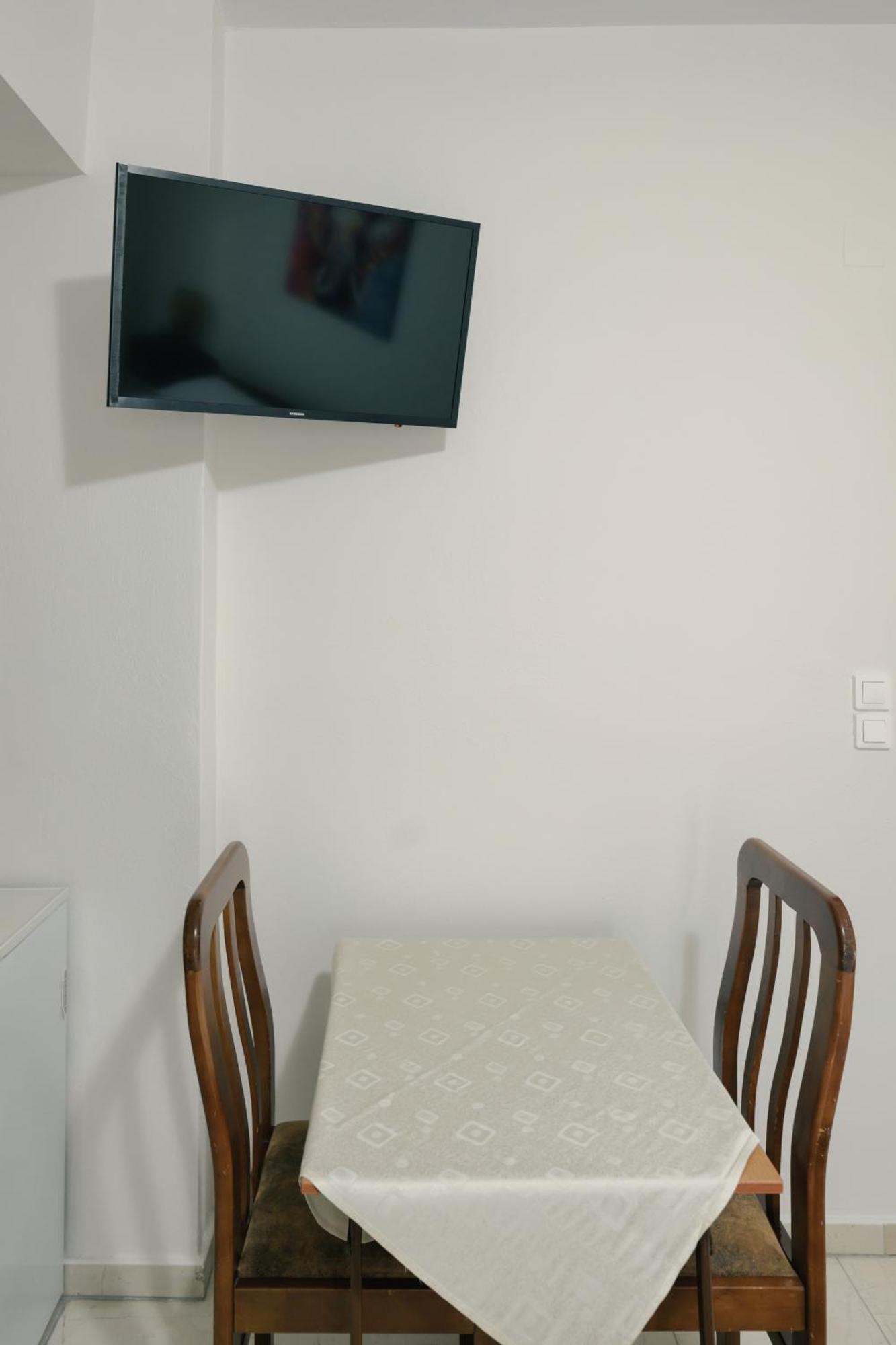 O Fotis Studios & Apartments Ioannina Exterior photo