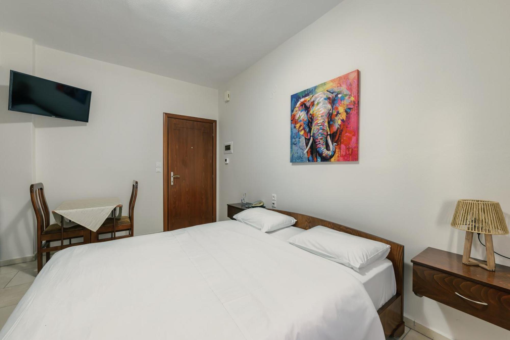 O Fotis Studios & Apartments Ioannina Exterior photo